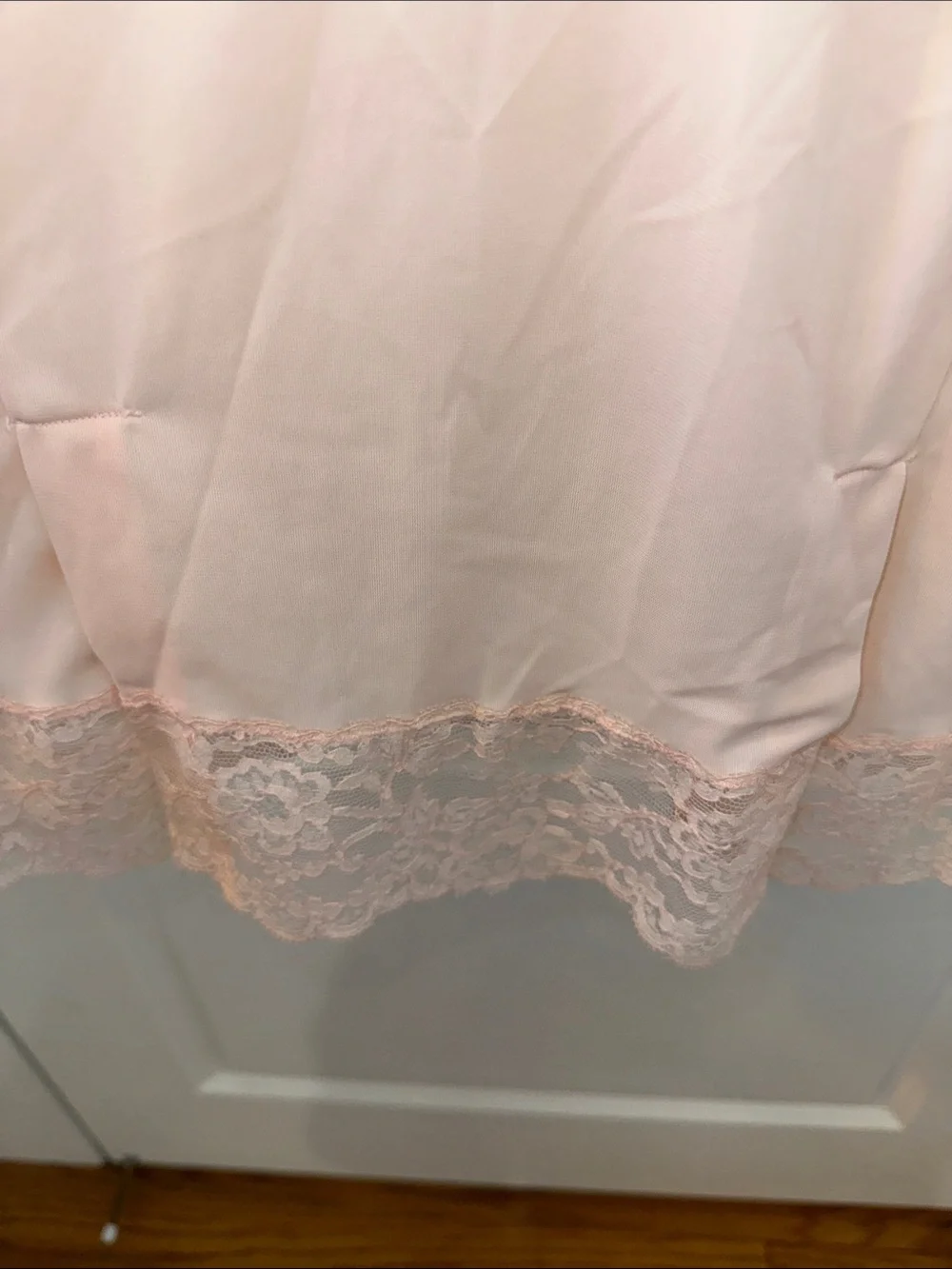 Vintage 60s Formfit Rogers light pink full slip with lace bodice & hem - Picture 7 of 9